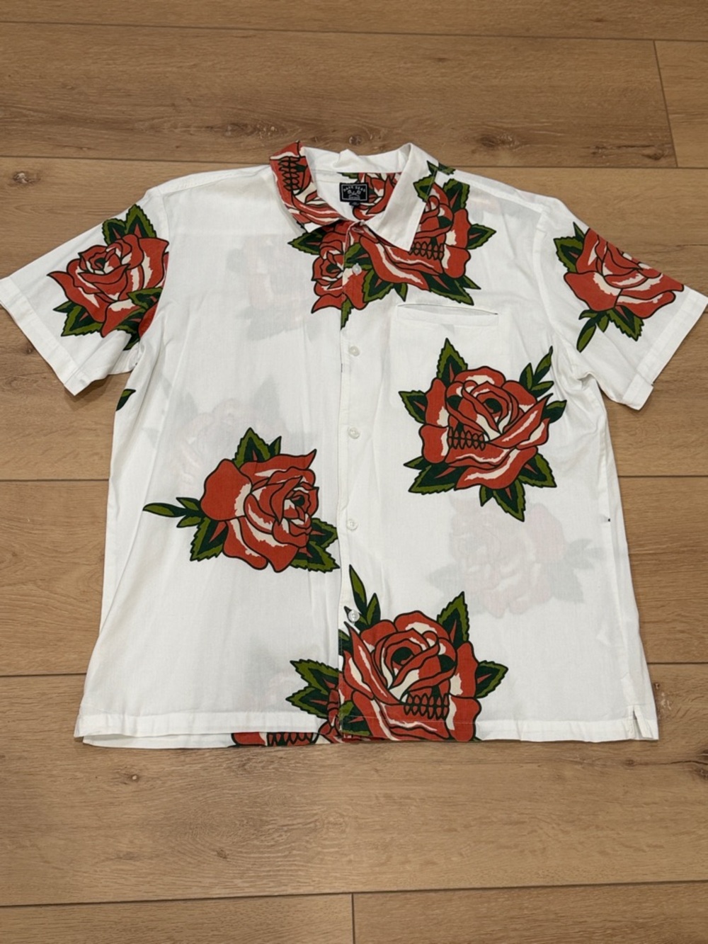 Dark Seas - Men's White Short-Sleeve Shirt with Red Rose Print